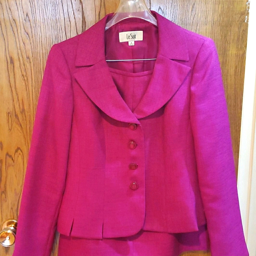 Purple Le suit 💜 skirt suit